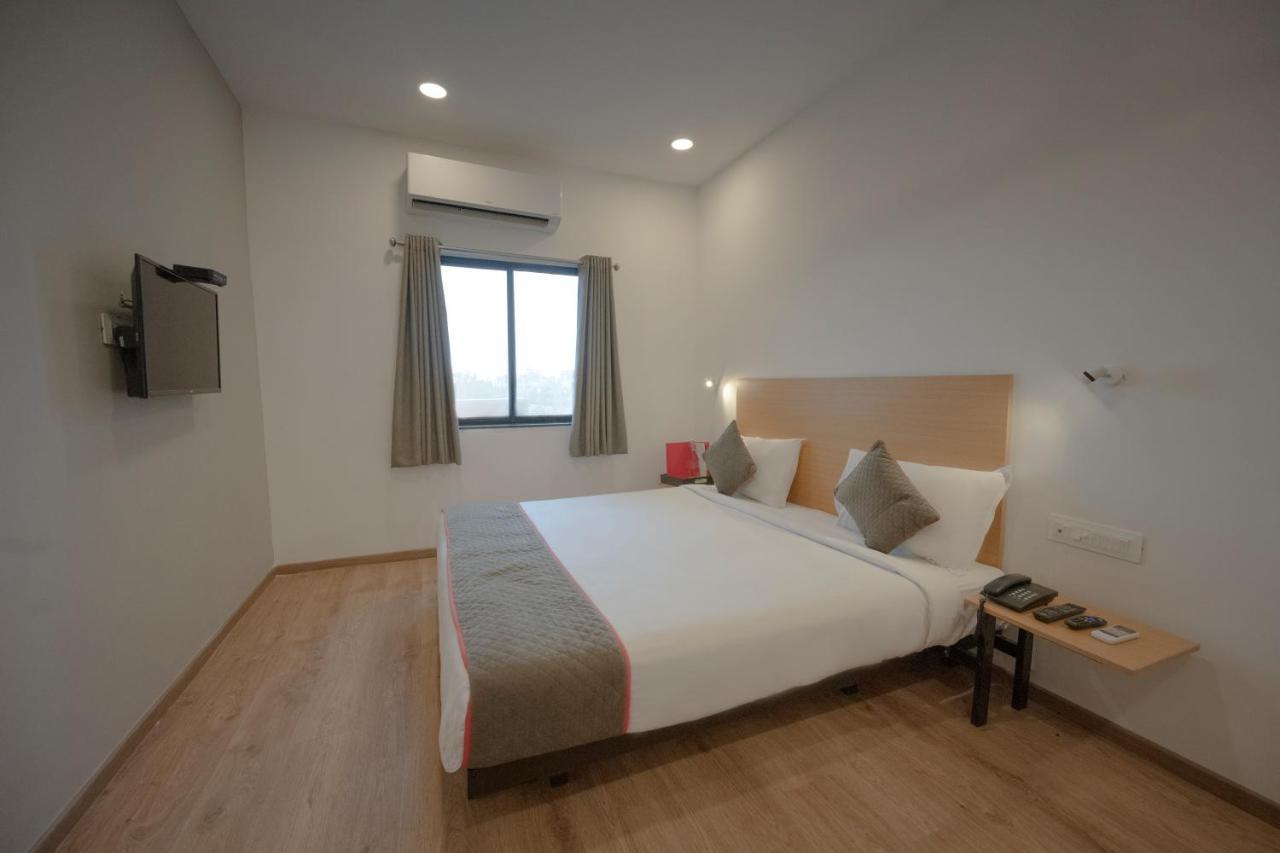 Hotel Signature Inn นาคปุระ ภายนอก รูปภาพ